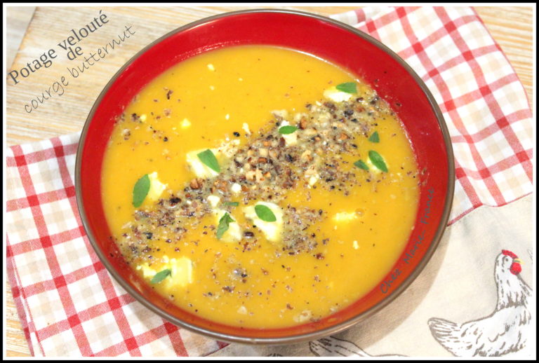 Soupe de butternut au lait de coco et aux noix